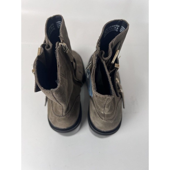 Kenneth Cole “Rhode” Suede Ankle Boots Double Buckle Lug Polar Grip Sole Size 8 - Picture 10 of 13